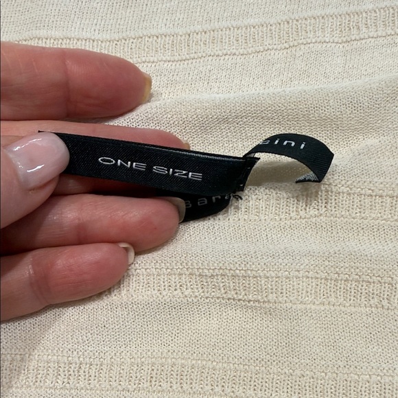 Sarah Pacini Off-White Textured Tunic - Picture 9 of 13